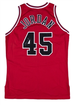 Michael Jordan Signed Chicago Bulls Road Jersey With #45 (UDA)